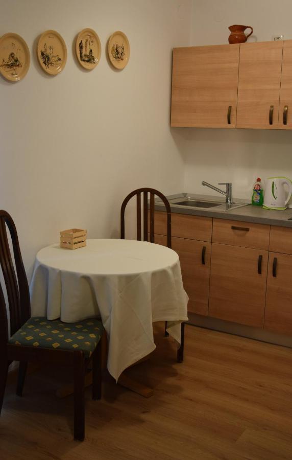 Rooms Ribnikar Постойна Екстер'єр фото