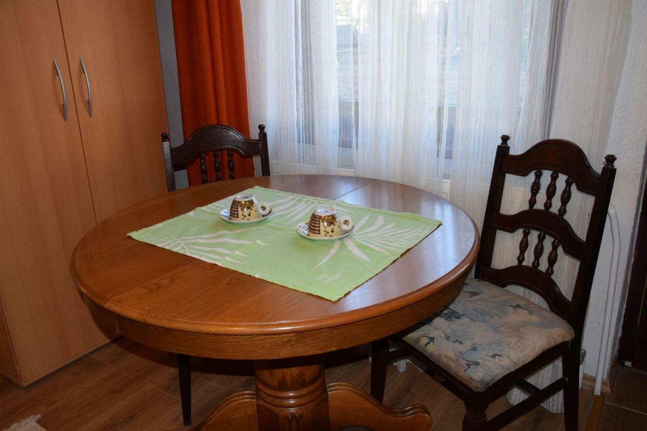Rooms Ribnikar Постойна Екстер'єр фото
